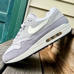 Nike Air Max 1 - Grey/Sail - Size 9